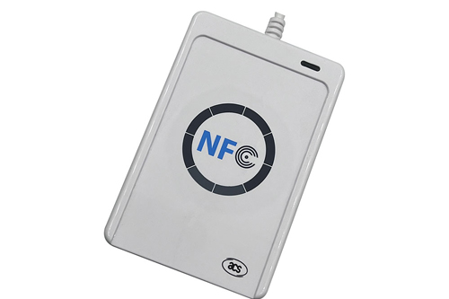 NFC ट्याग र पाठकहरूले कसरी काम गर्छन्?